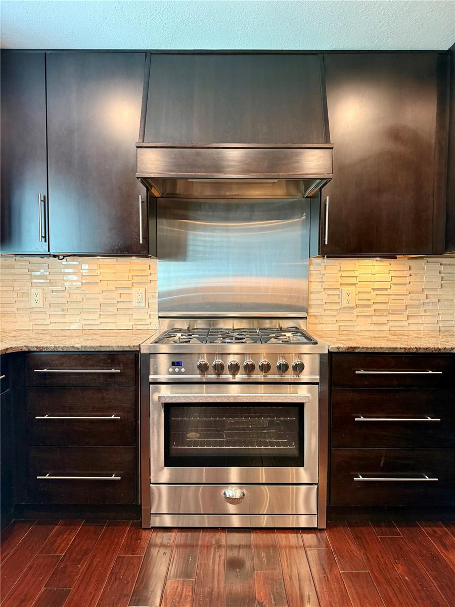 Image 6 of 41 For 941 Norfolk Court