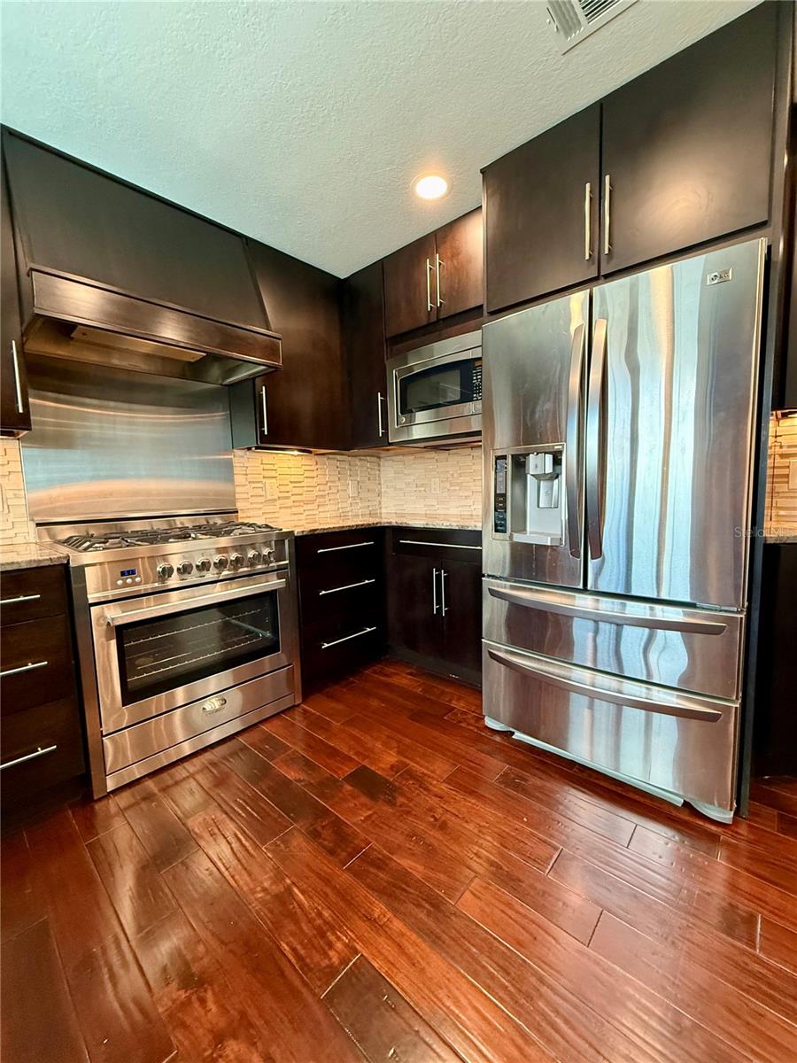 Image 8 of 41 For 941 Norfolk Court