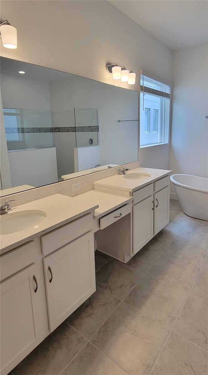 Image 12 of 34 For 15142 Lake Bessie Loop