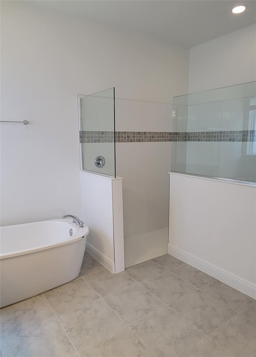 Image 14 of 34 For 15142 Lake Bessie Loop