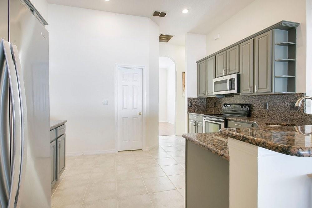 Image 13 of 37 For 3725 Aldergate Place