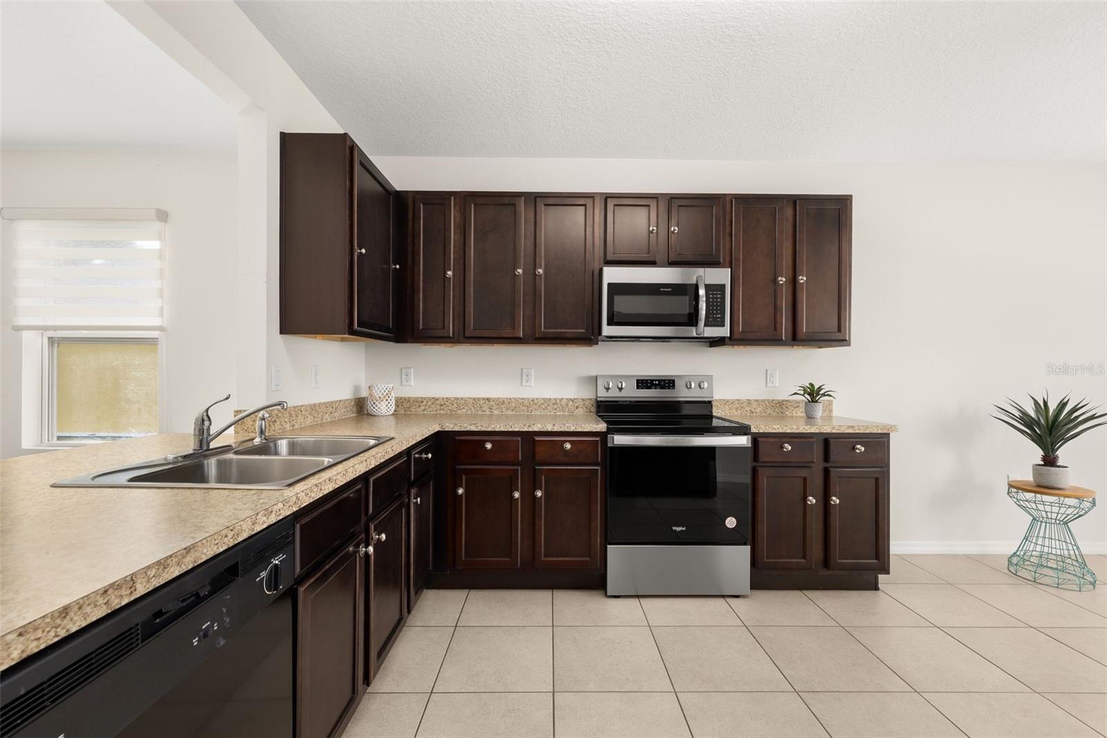 Image 10 of 57 For 1325 Cypress Ridge Loop