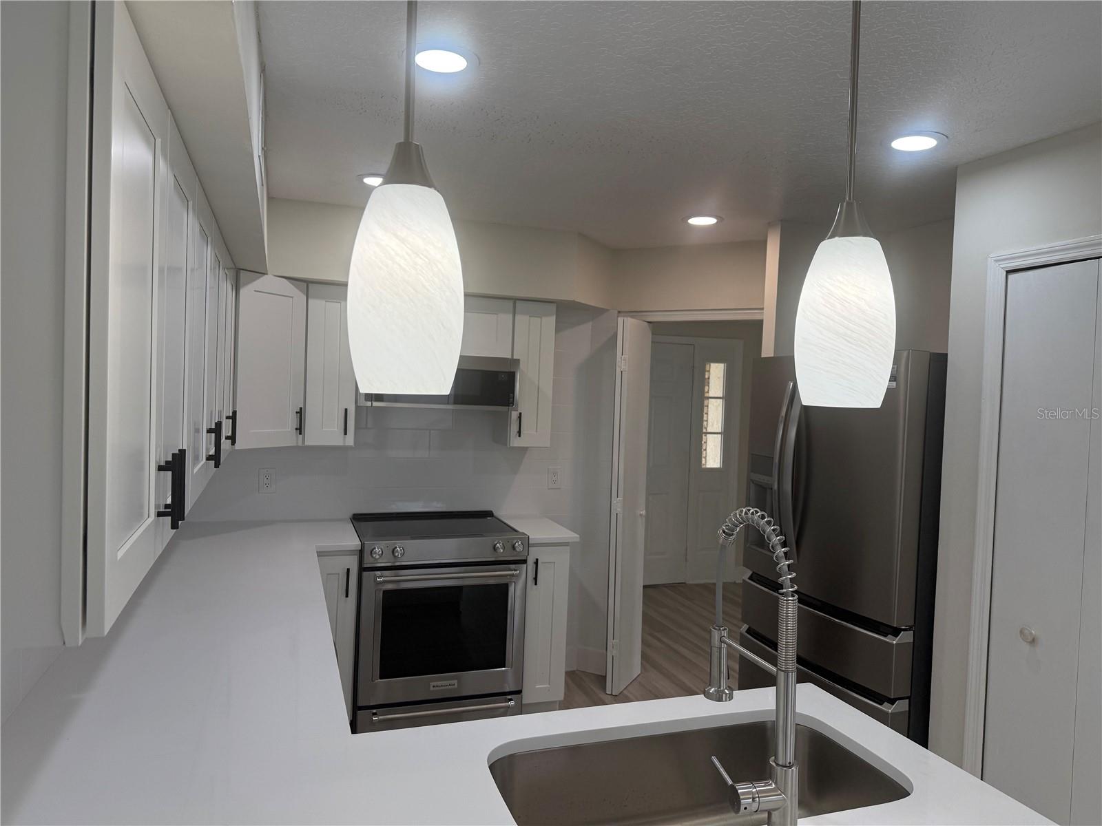 Image 7 of 20 For 10044 Little Teak Street