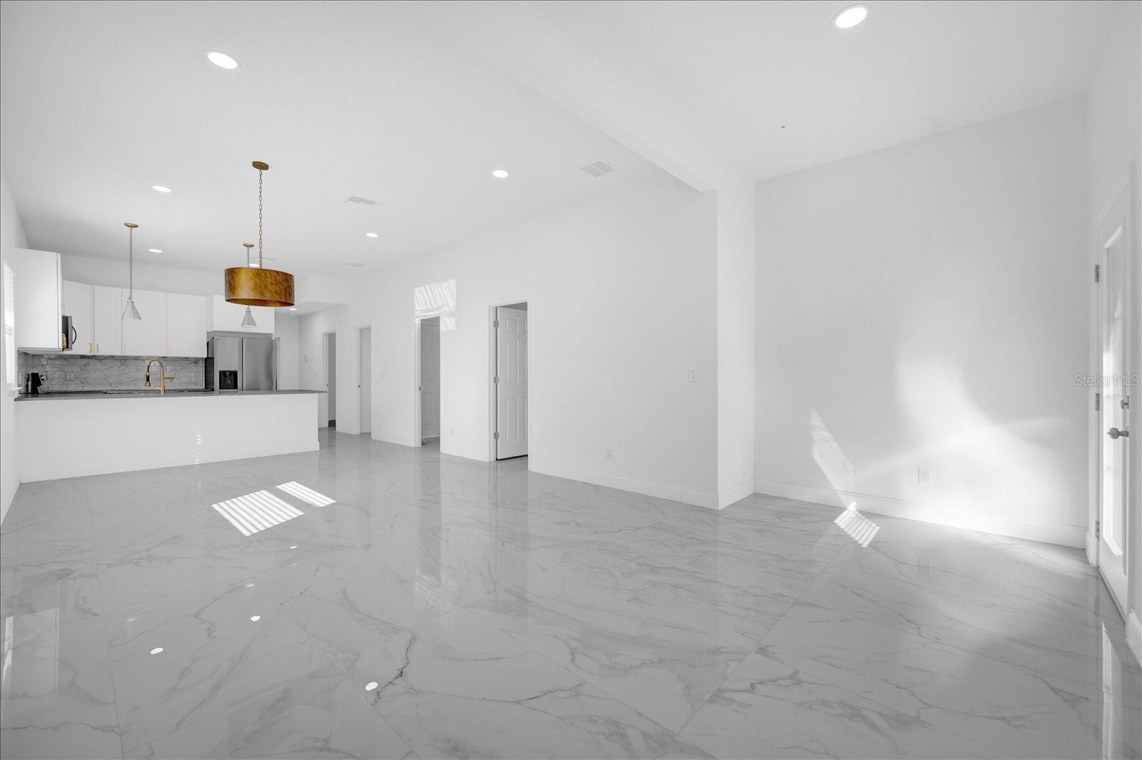 Image 4 of 40 For 600 Lakewood Avenue