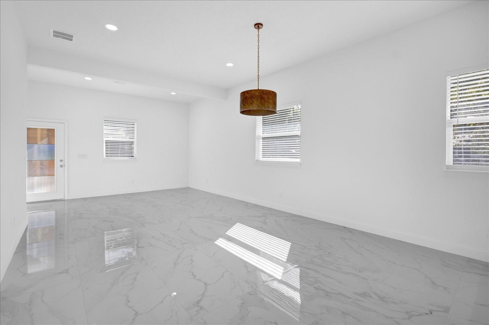 Image 5 of 40 For 600 Lakewood Avenue