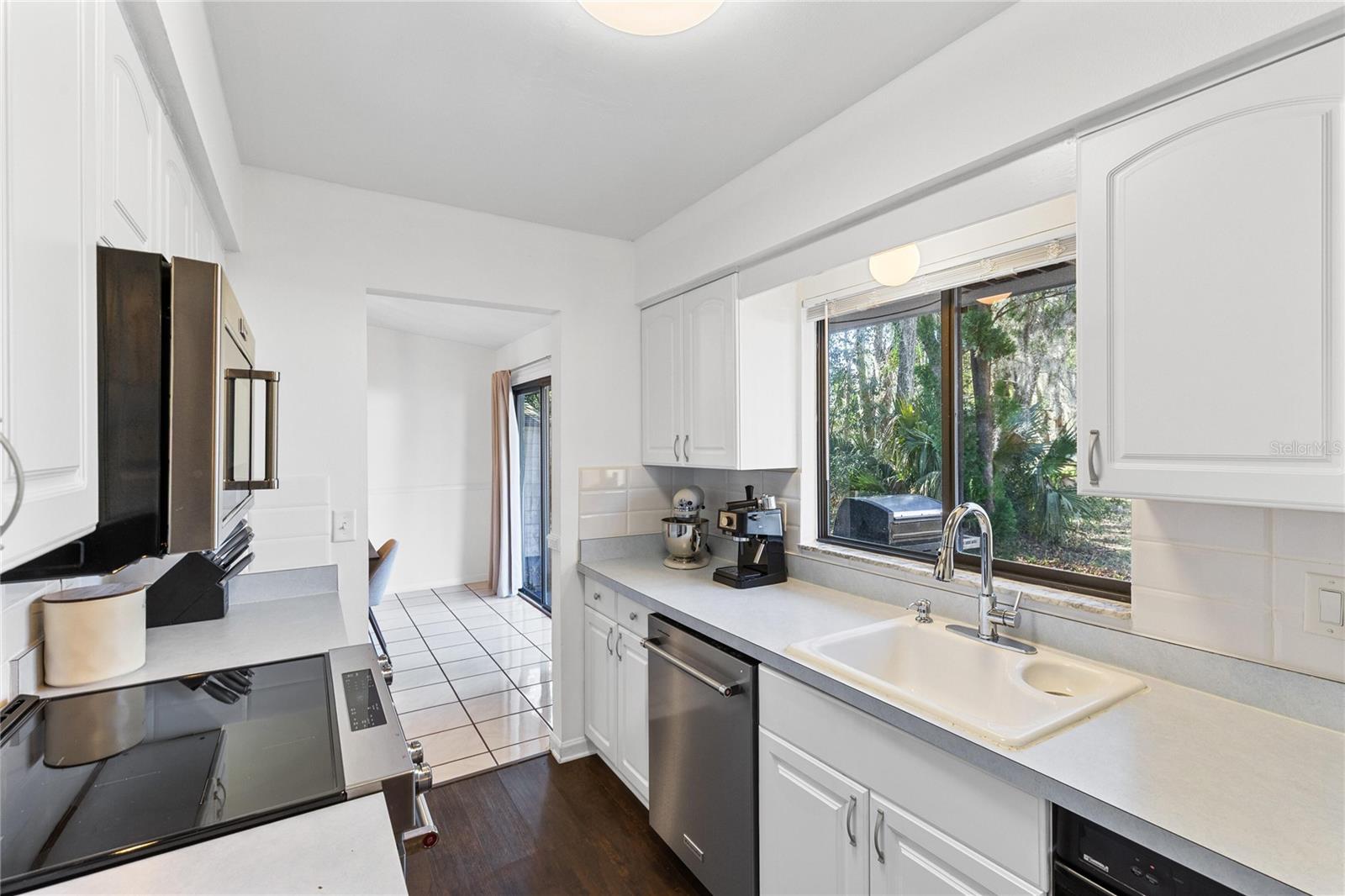 Image 12 of 22 For 710 Briarwood Drive