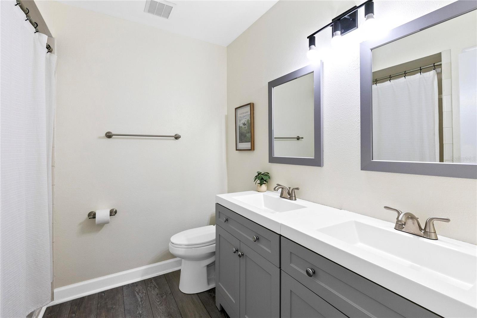 Image 14 of 22 For 710 Briarwood Drive