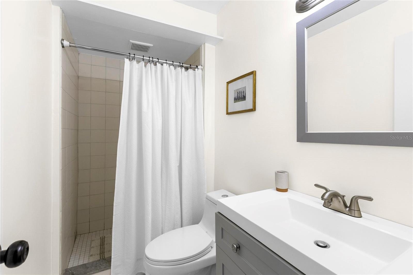 Image 17 of 22 For 710 Briarwood Drive