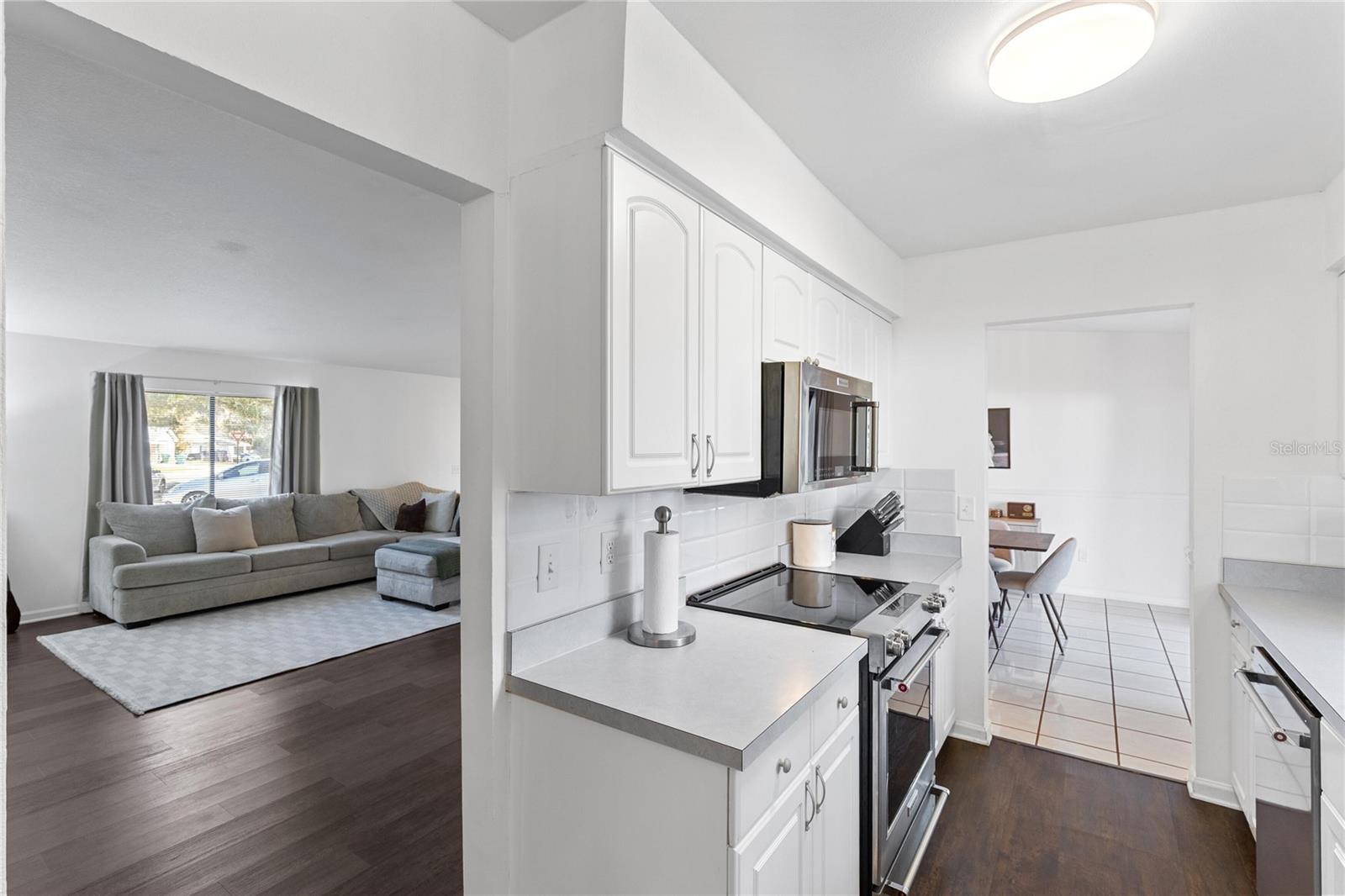 Image 9 of 22 For 710 Briarwood Drive