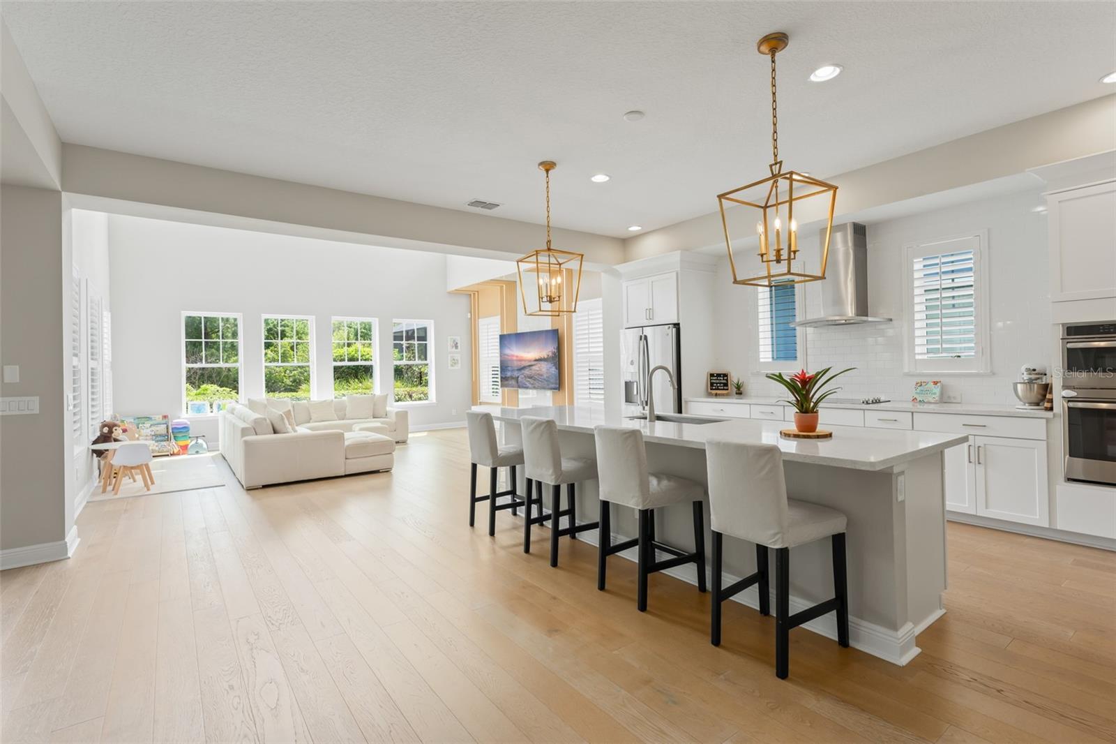 Image 10 of 67 For 9532 Reymont Street