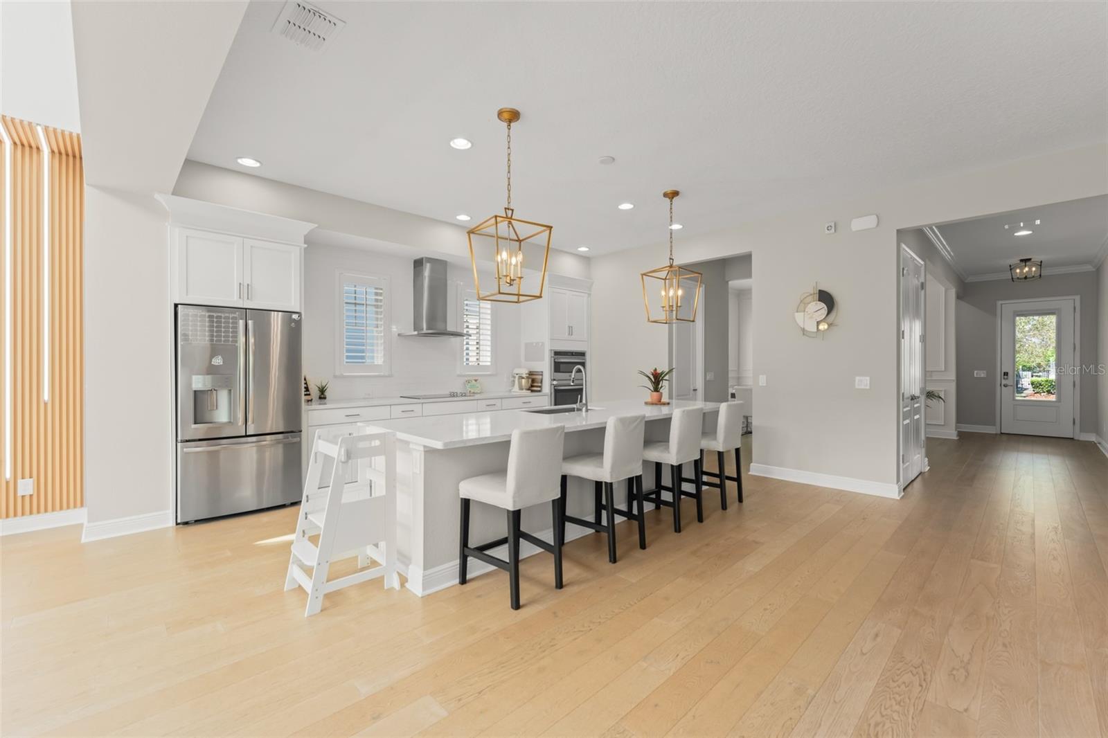 Image 12 of 67 For 9532 Reymont Street