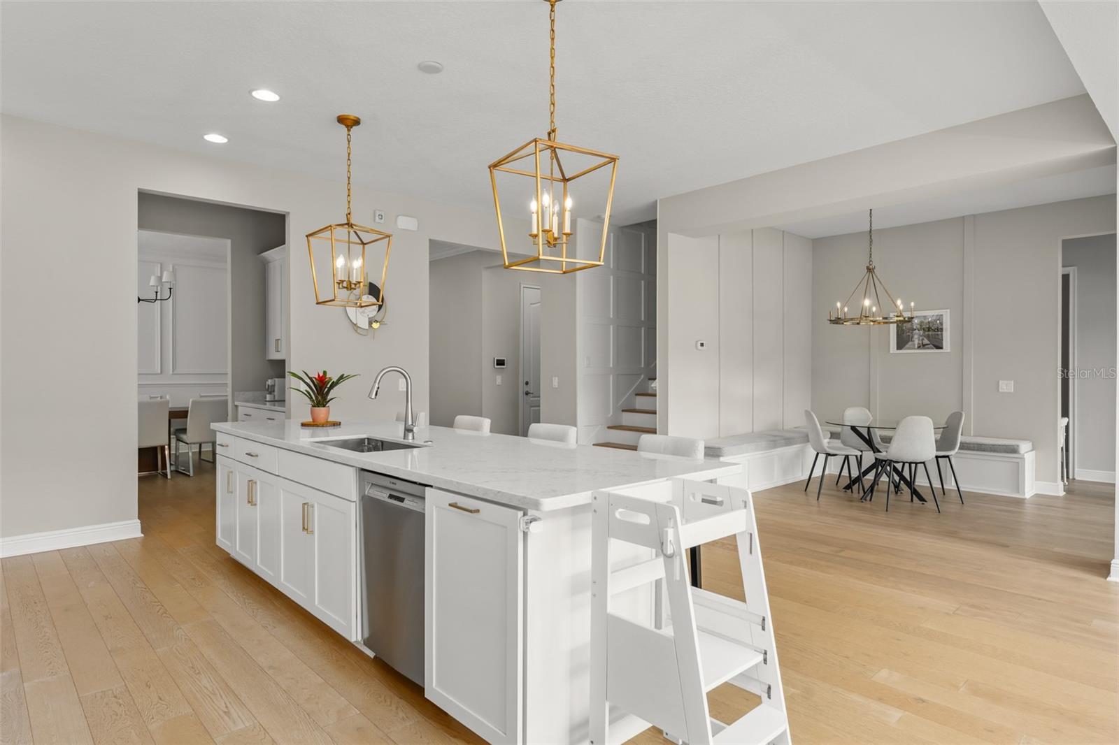 Image 17 of 67 For 9532 Reymont Street