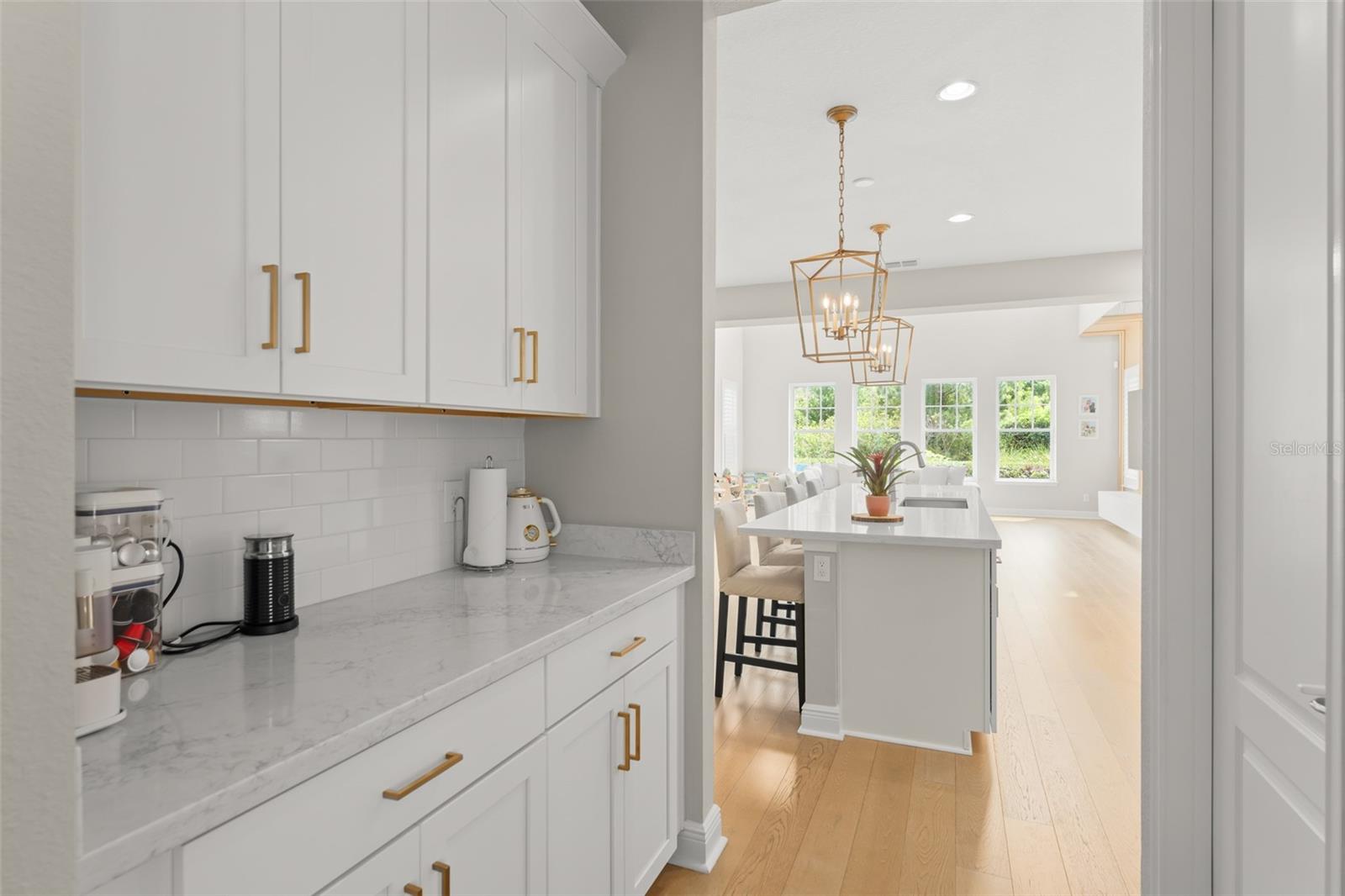 Image 18 of 67 For 9532 Reymont Street