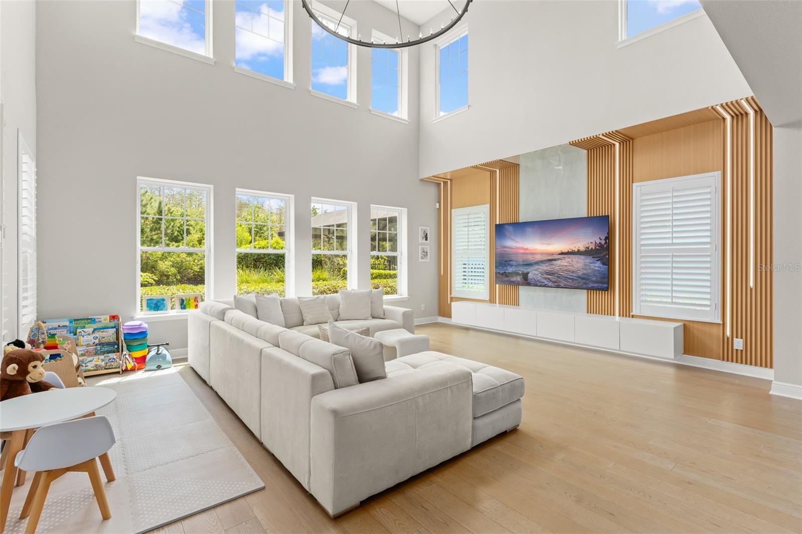 Image 23 of 67 For 9532 Reymont Street