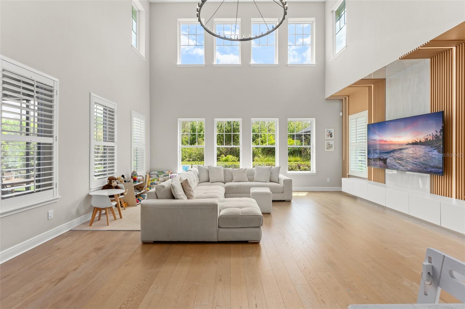 Image 24 of 67 For 9532 Reymont Street