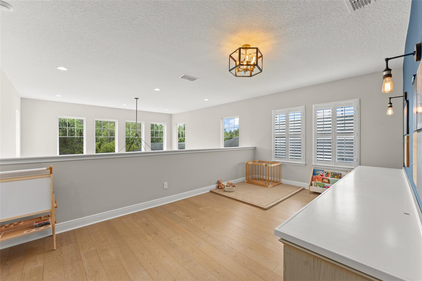 Image 31 of 67 For 9532 Reymont Street