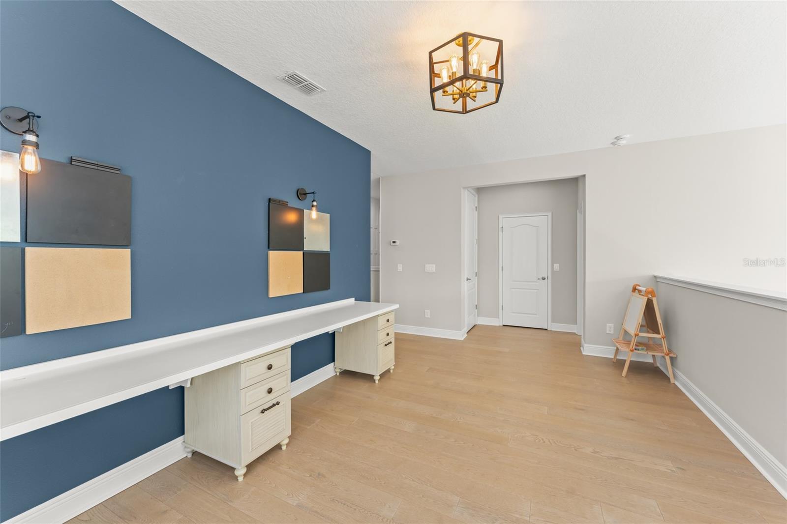 Image 32 of 67 For 9532 Reymont Street