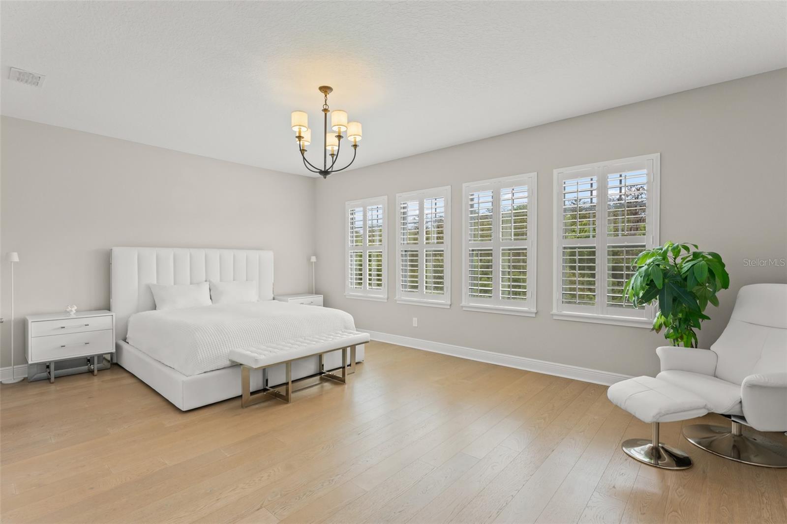 Image 33 of 67 For 9532 Reymont Street