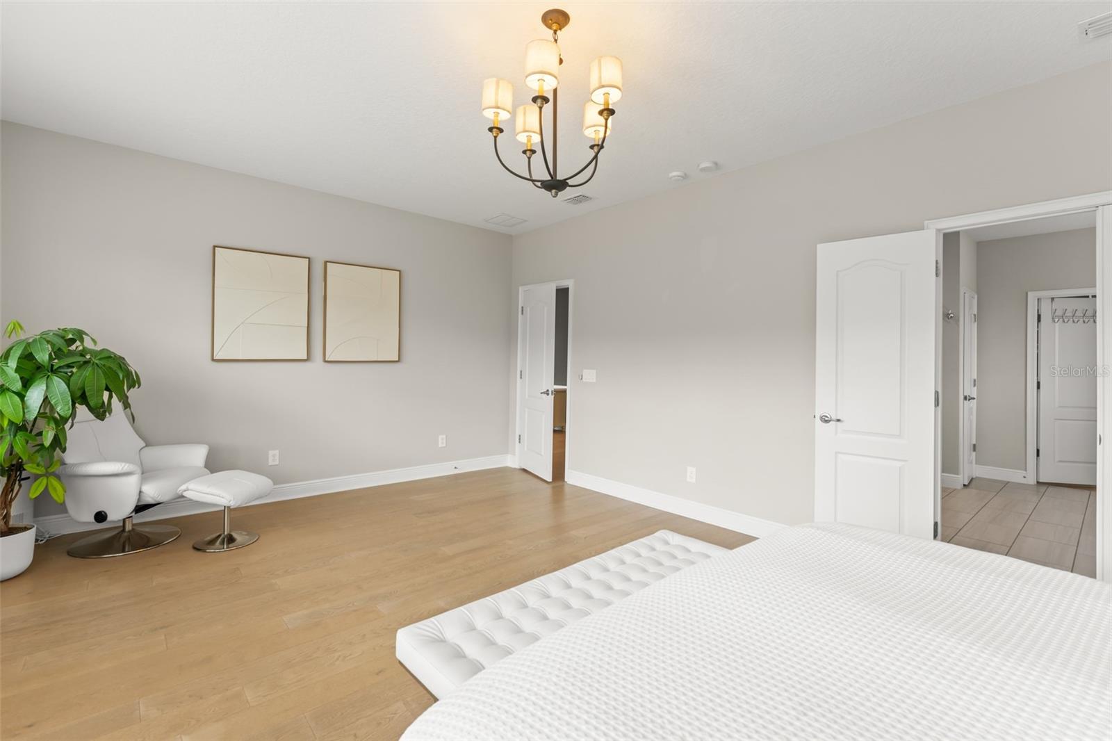 Image 35 of 67 For 9532 Reymont Street