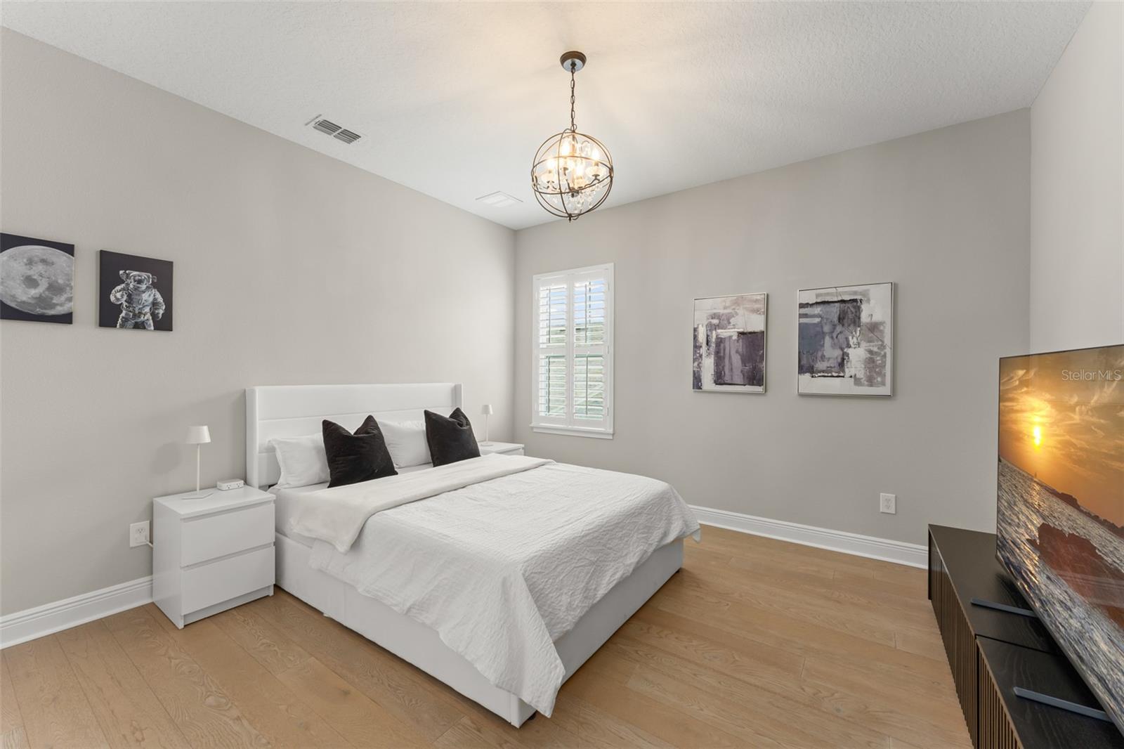 Image 41 of 67 For 9532 Reymont Street