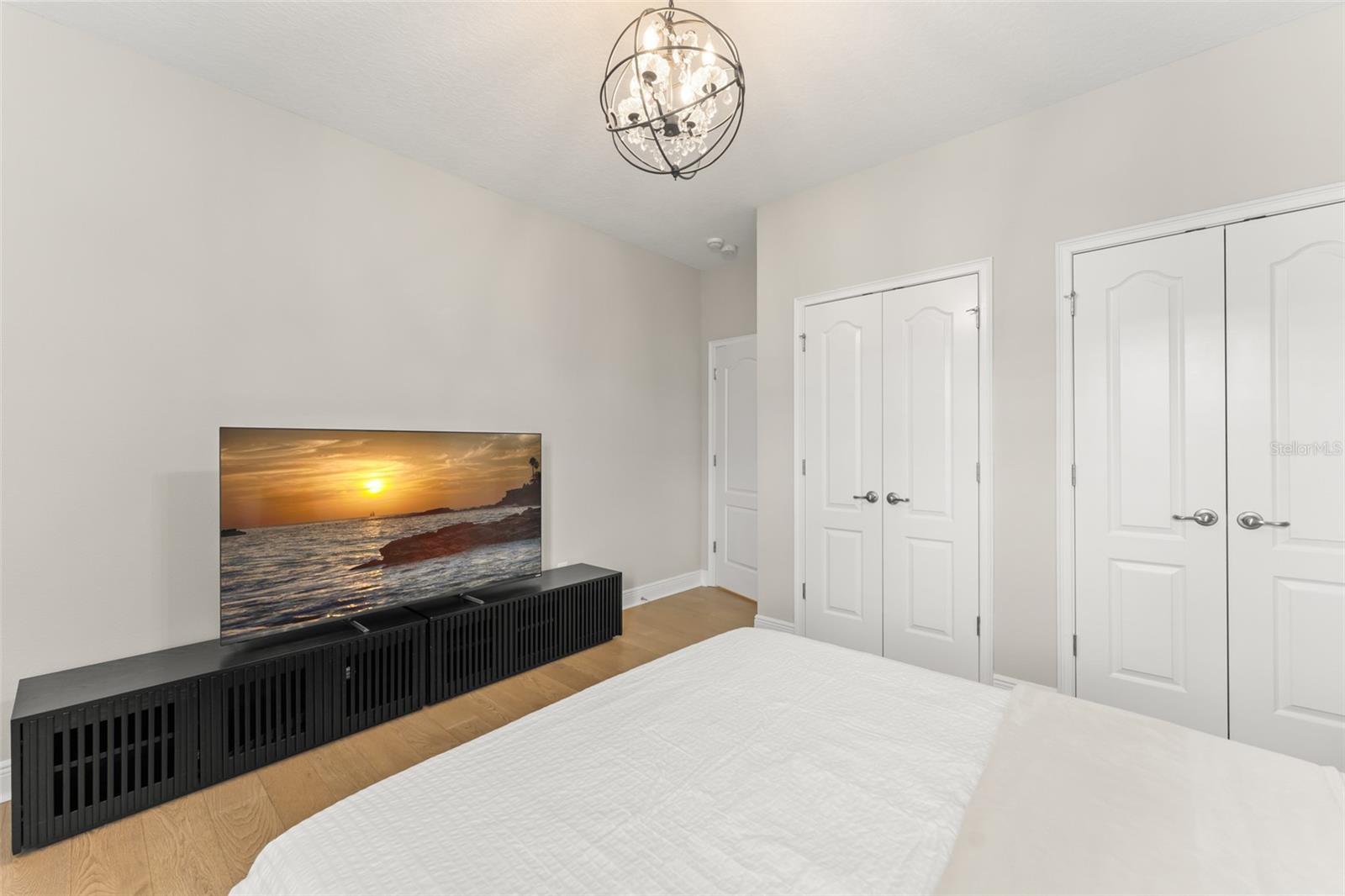 Image 42 of 67 For 9532 Reymont Street