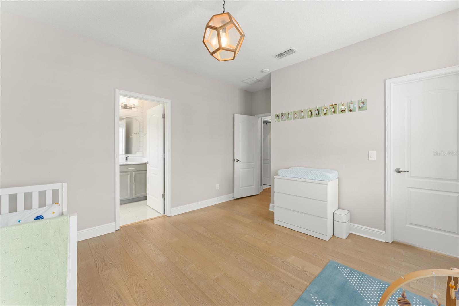 Image 44 of 67 For 9532 Reymont Street