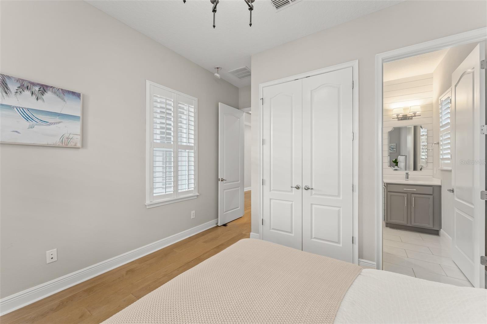 Image 52 of 67 For 9532 Reymont Street