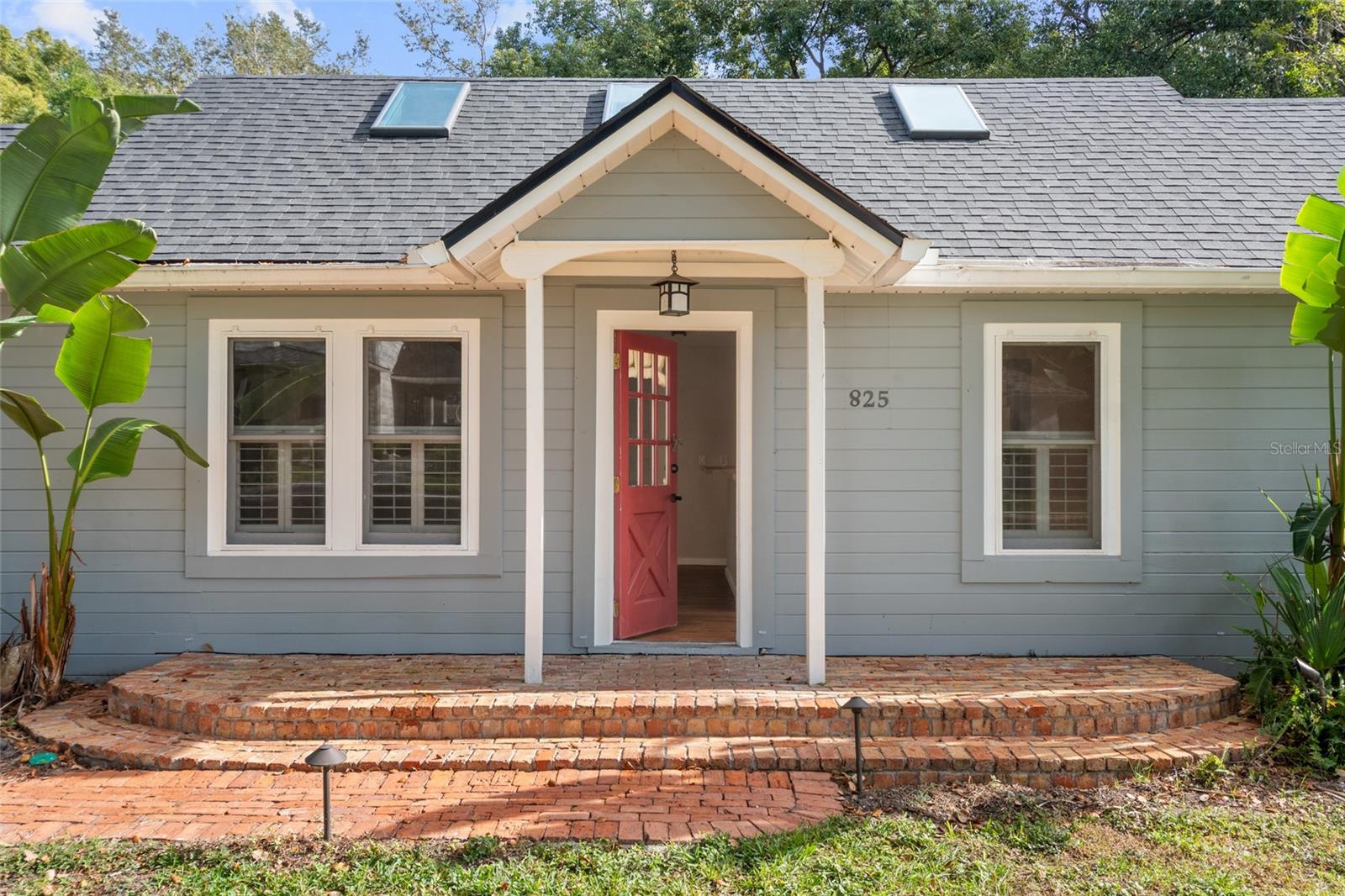 Image 2 of 50 For 825 Oakdale Street