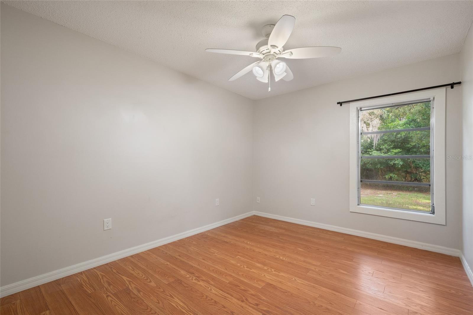 Image 25 of 50 For 825 Oakdale Street