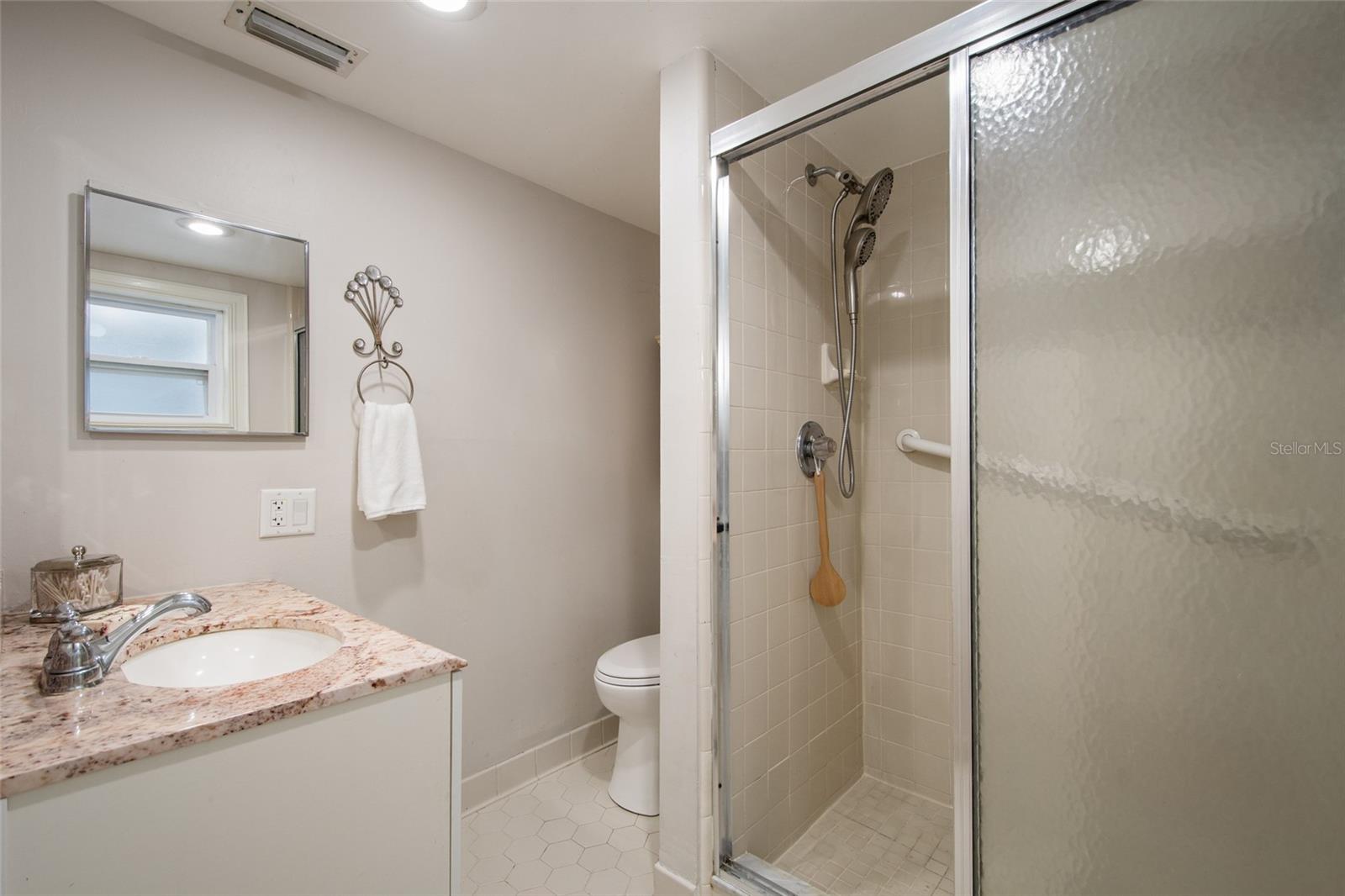 Image 34 of 50 For 825 Oakdale Street