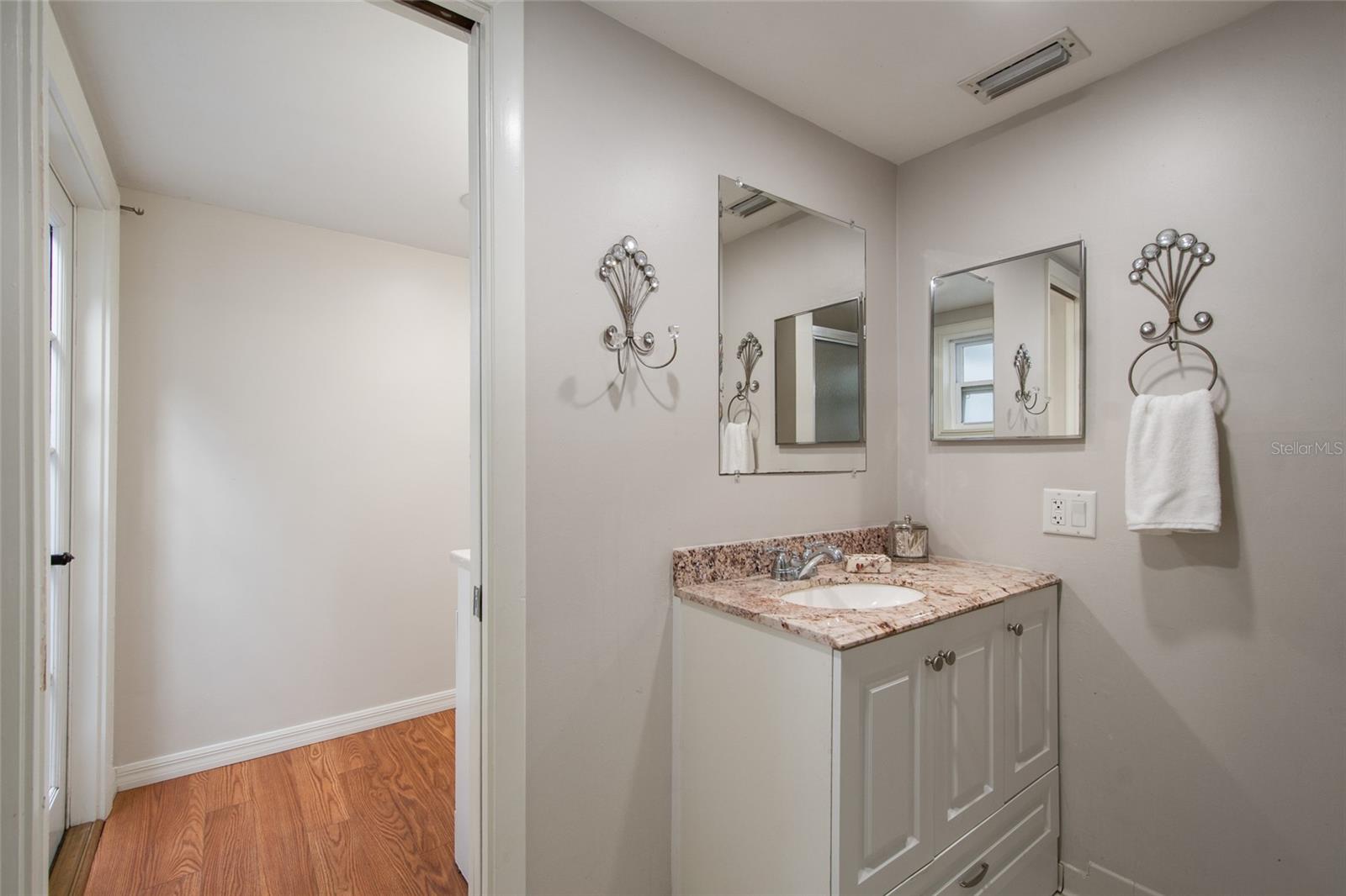 Image 35 of 50 For 825 Oakdale Street