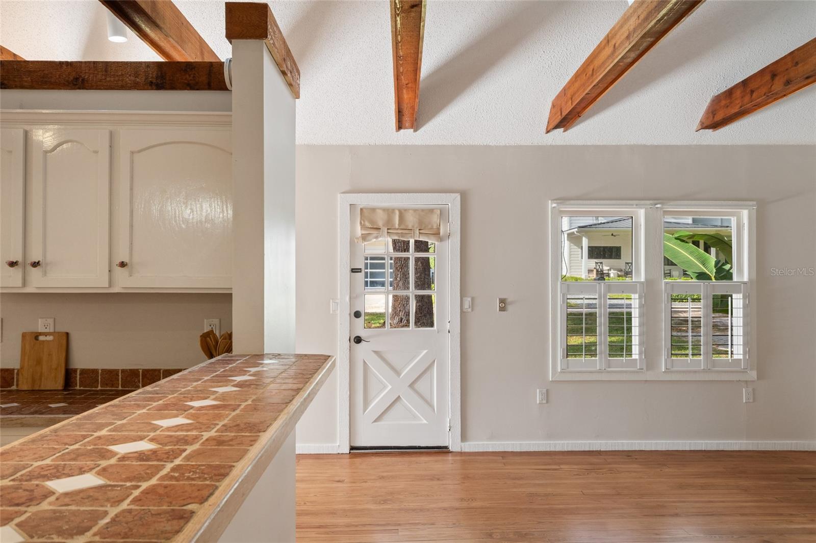 Image 5 of 50 For 825 Oakdale Street