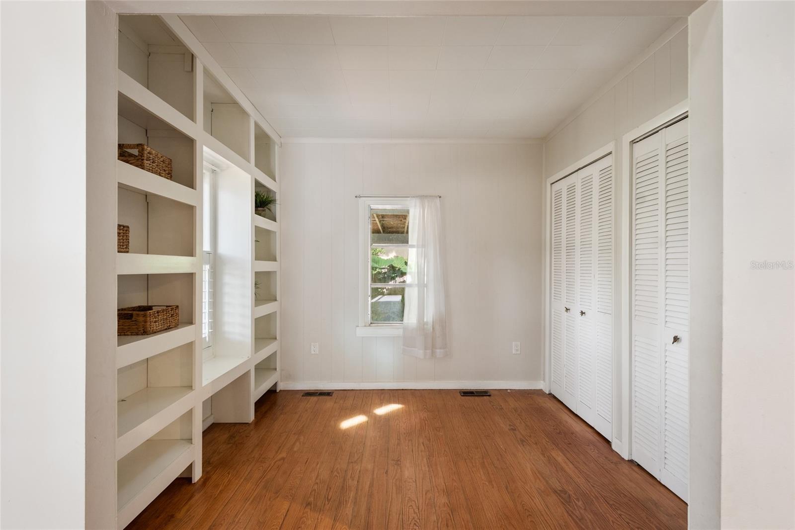 Image 7 of 50 For 825 Oakdale Street