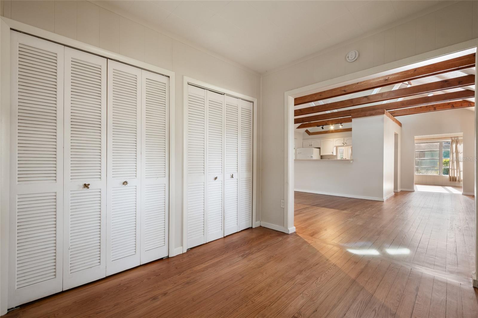 Image 8 of 50 For 825 Oakdale Street