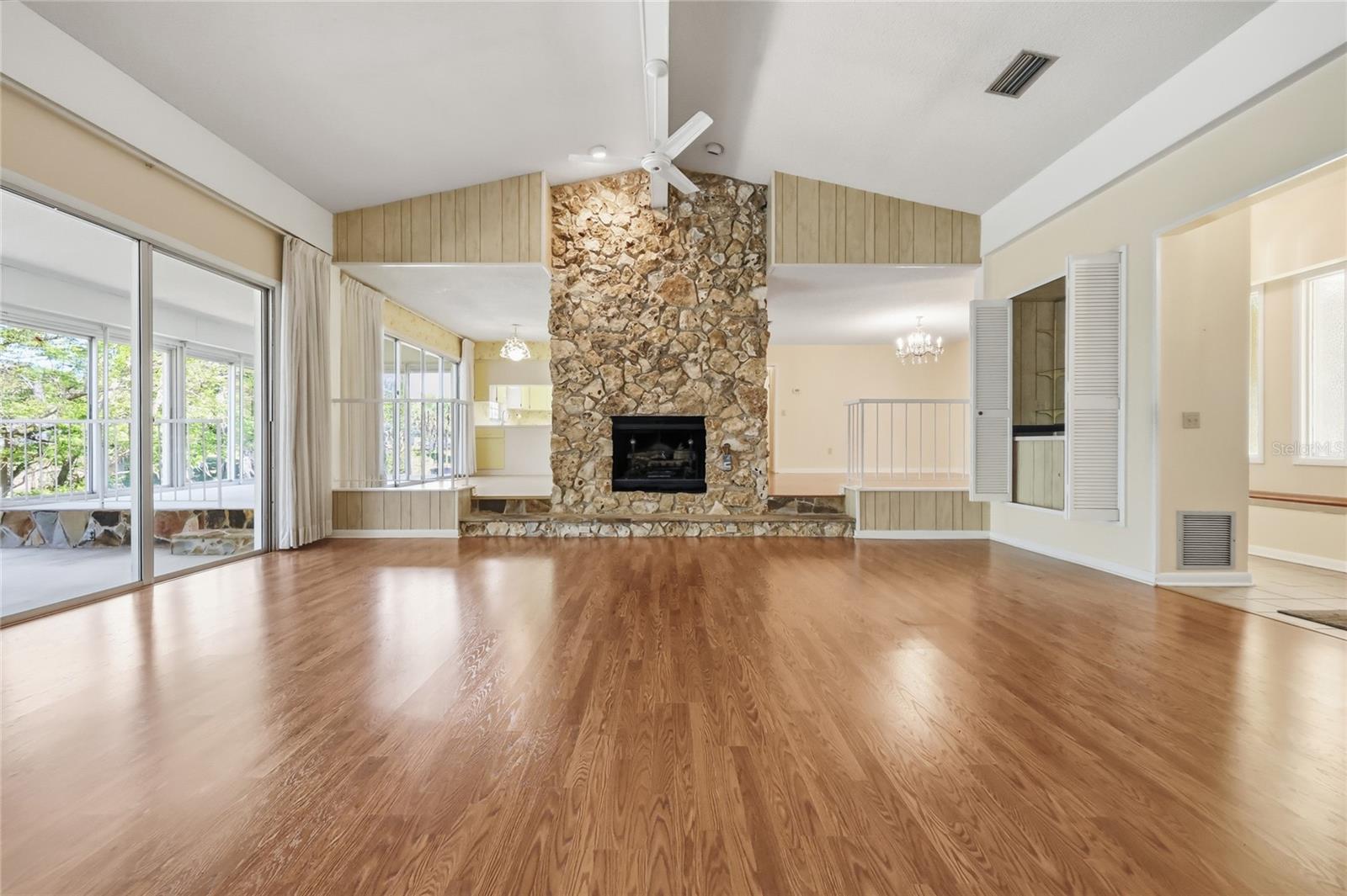 Image 10 of 61 For 1352 Errol Parkway