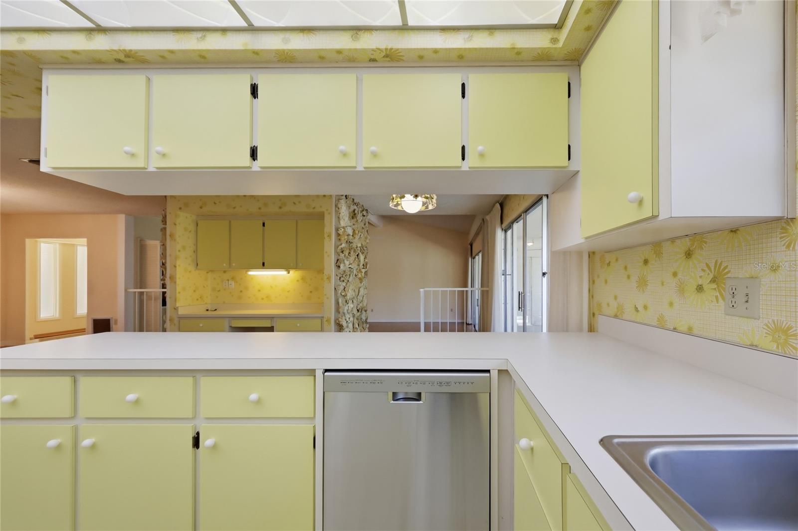 Image 21 of 61 For 1352 Errol Parkway