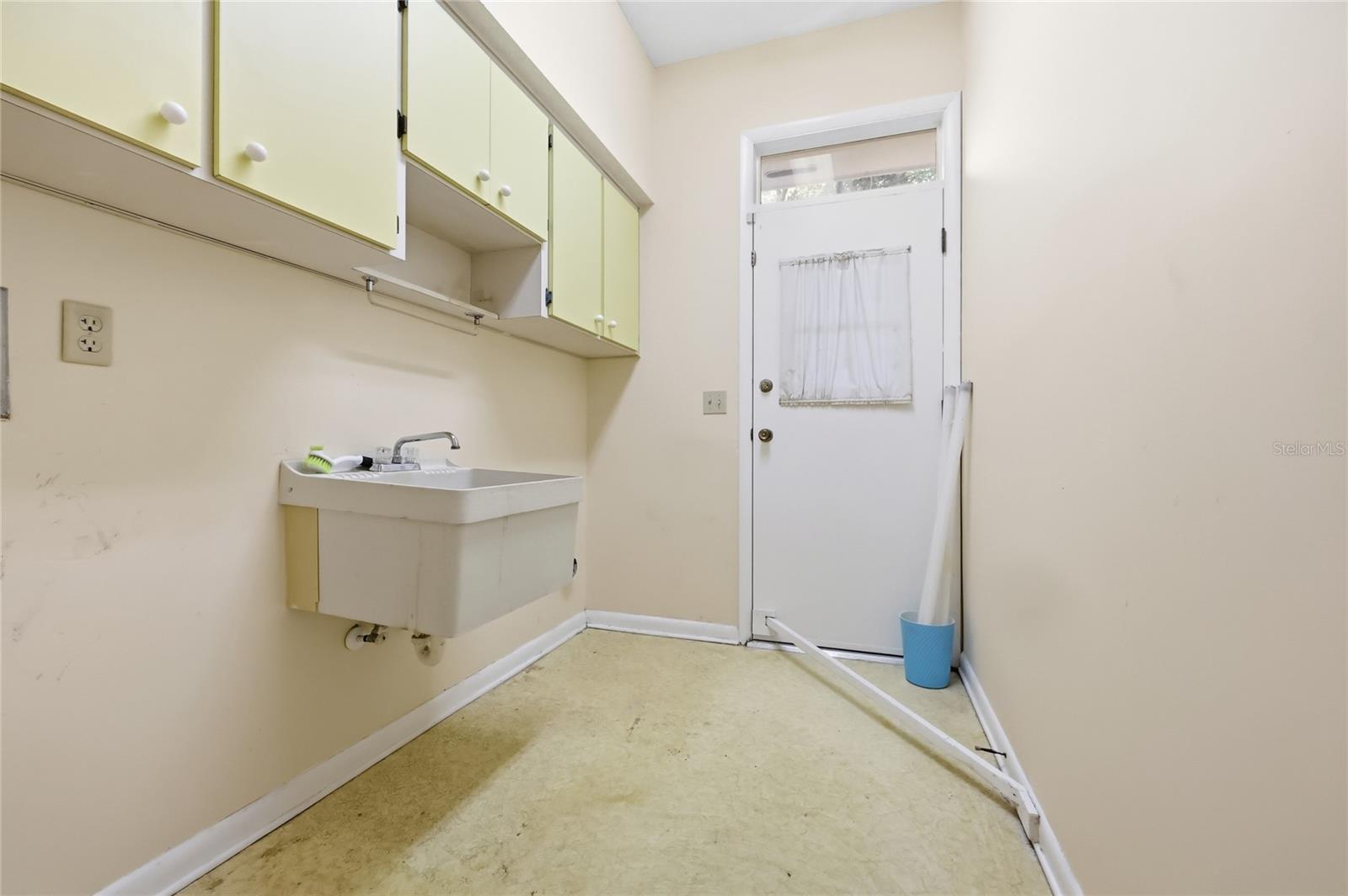 Image 56 of 61 For 1352 Errol Parkway