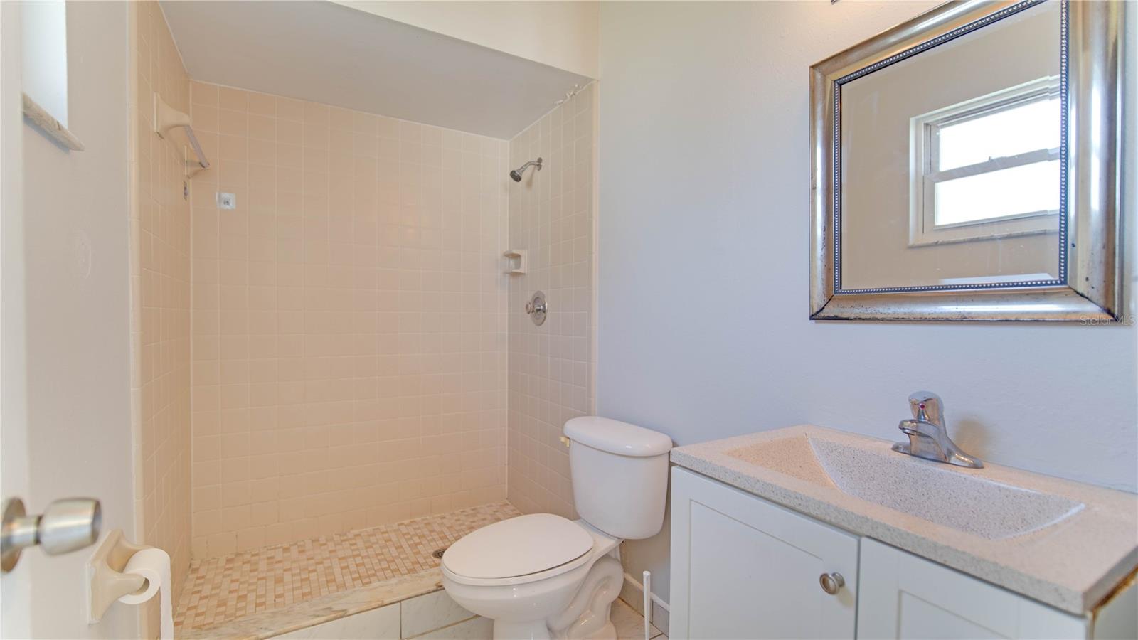 Image 16 of 20 For 637 Mesilla Drive