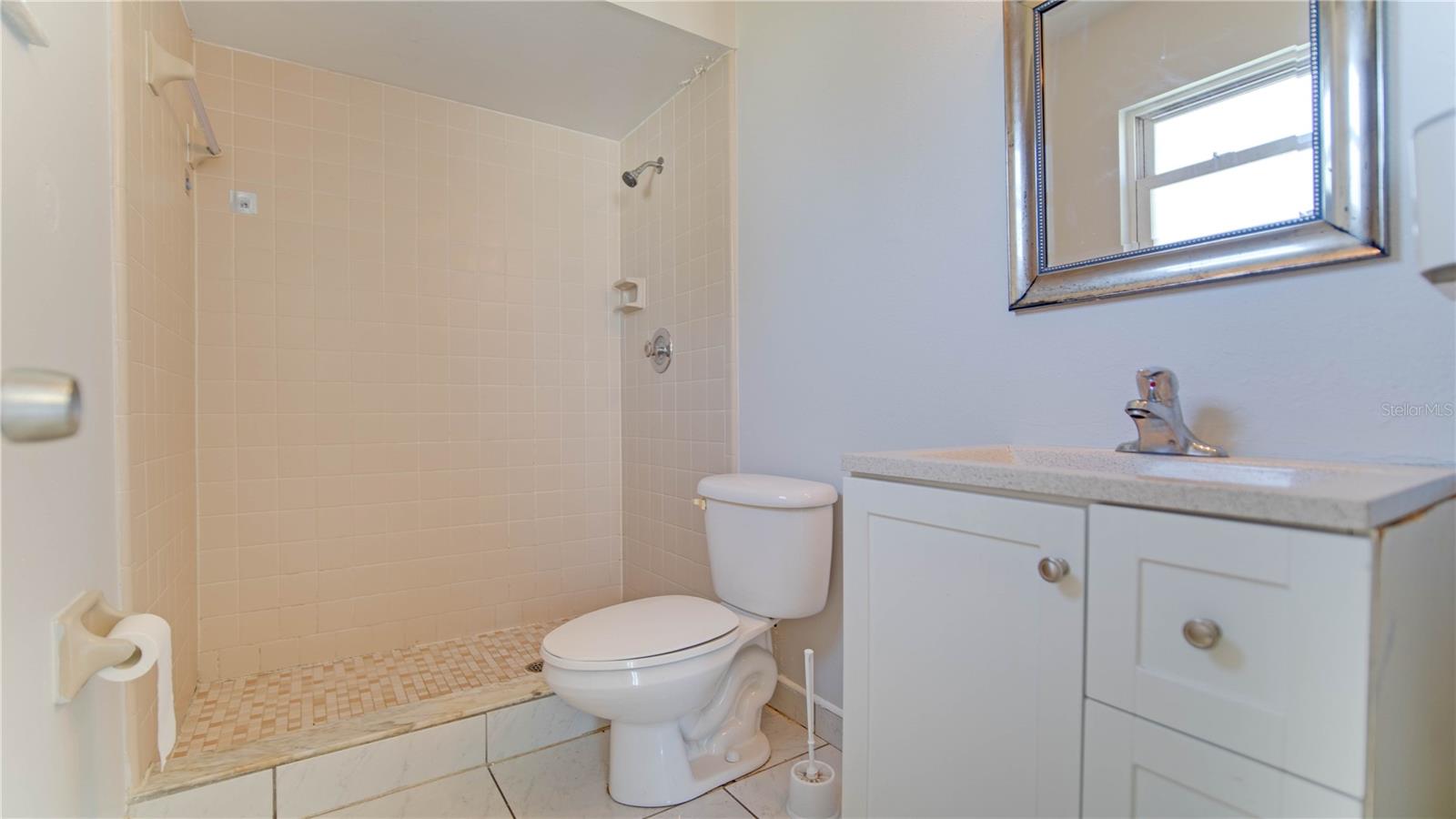 Image 17 of 20 For 637 Mesilla Drive