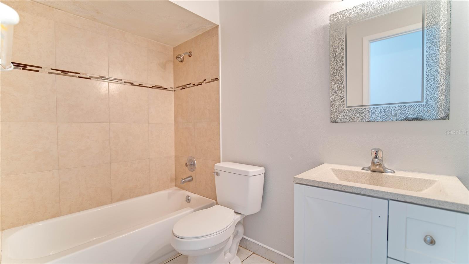 Image 18 of 20 For 637 Mesilla Drive