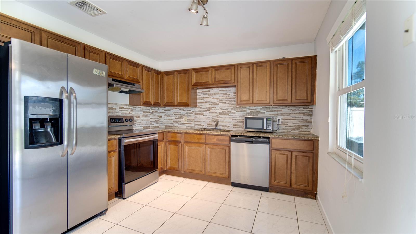 Image 6 of 20 For 637 Mesilla Drive