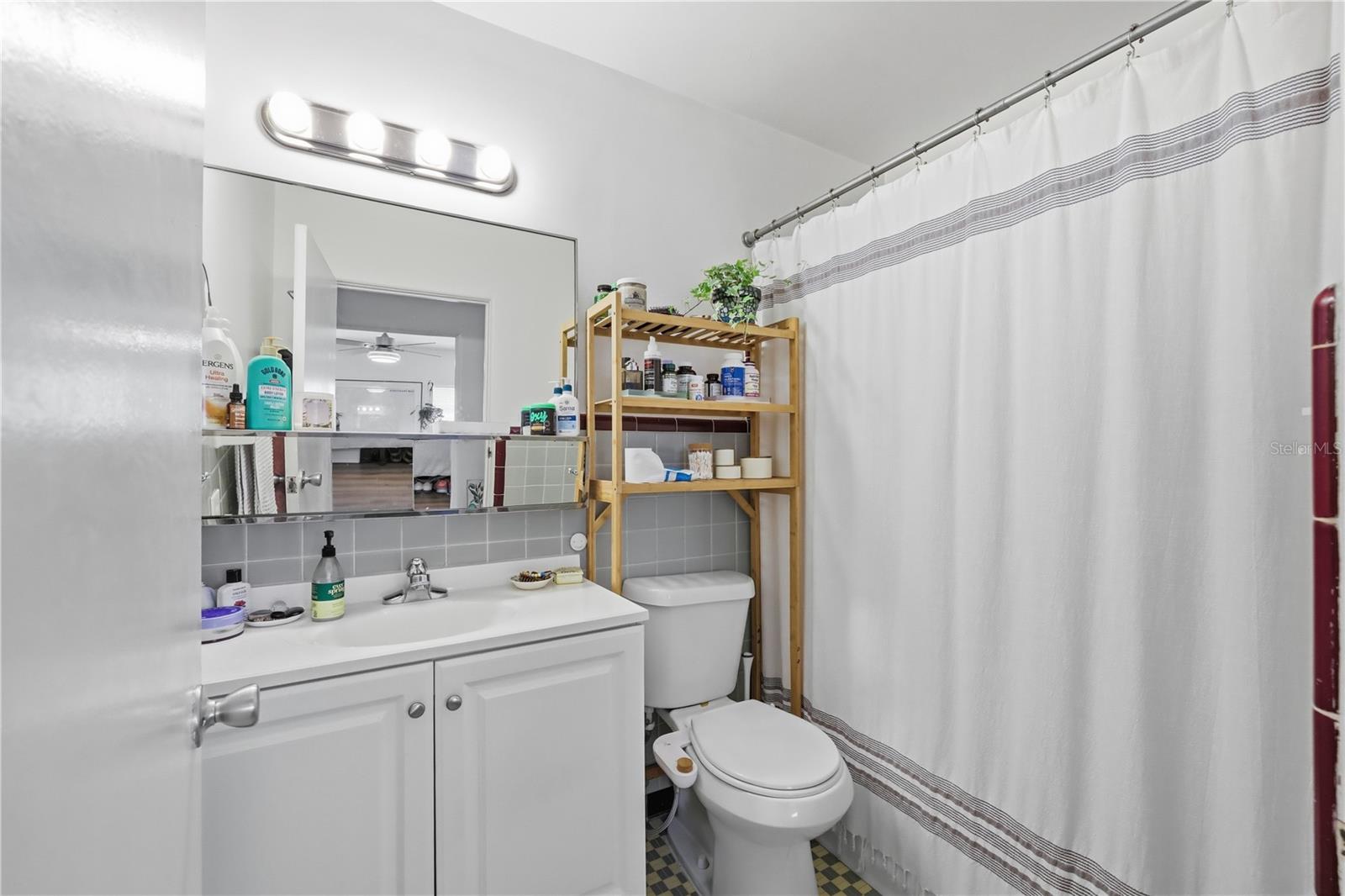 Image 19 of 48 For 35-37 Hillside Avenue