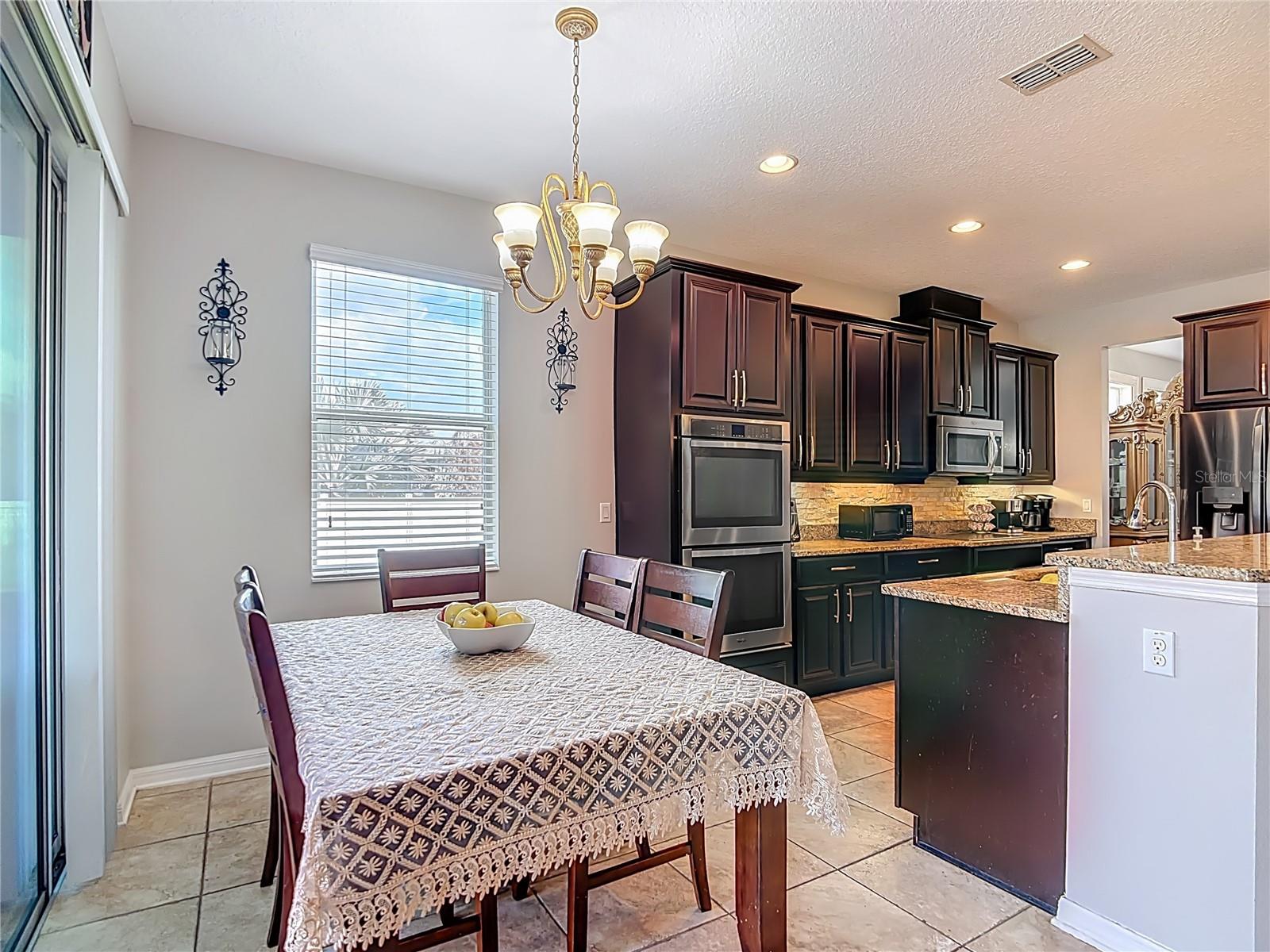 Image 19 of 67 For 344 Magneta Loop