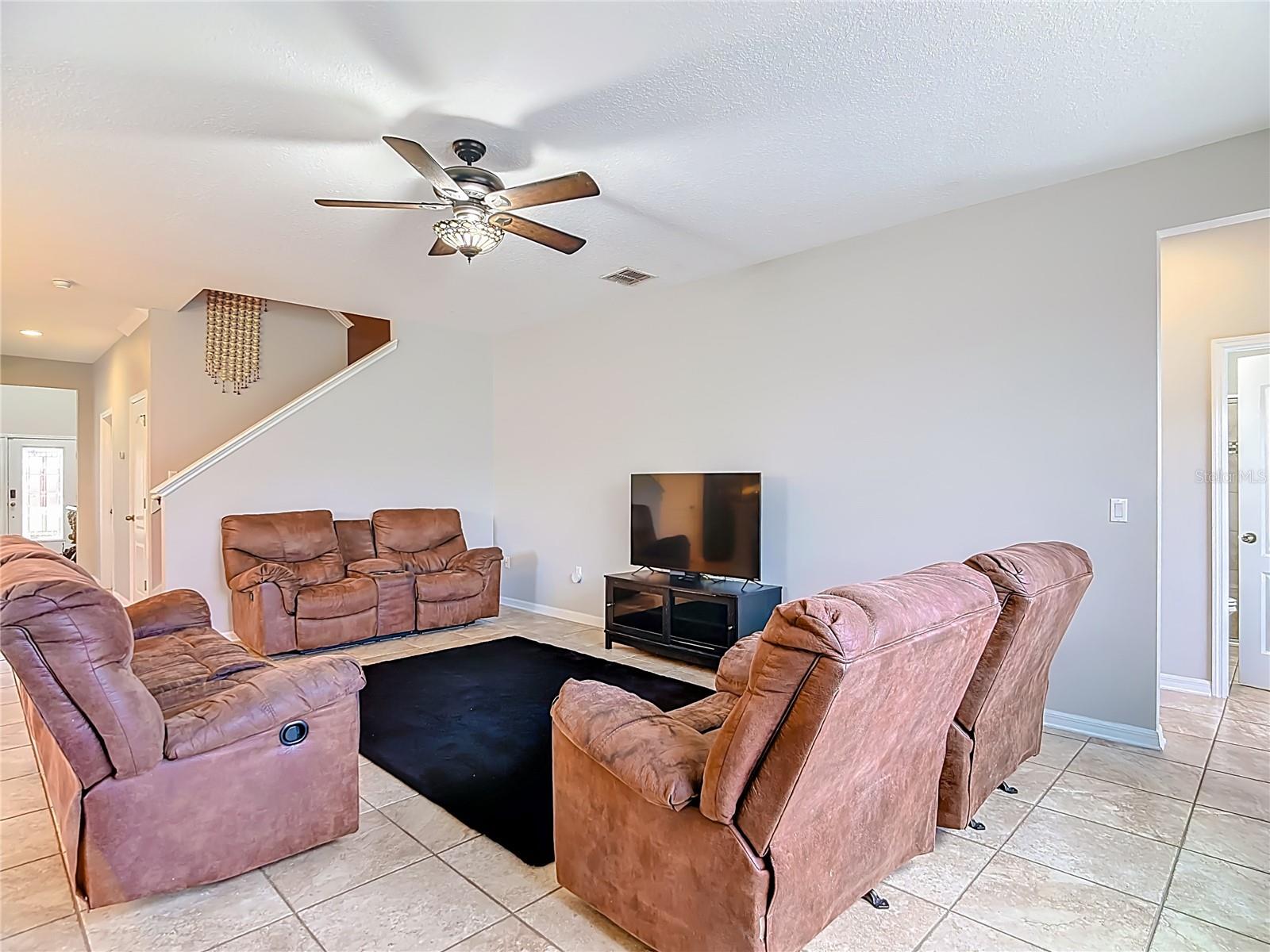 Image 23 of 67 For 344 Magneta Loop