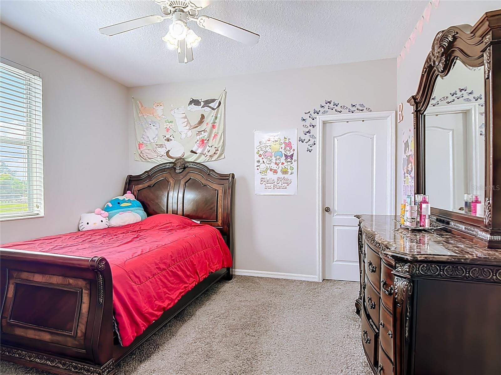 Image 33 of 67 For 344 Magneta Loop