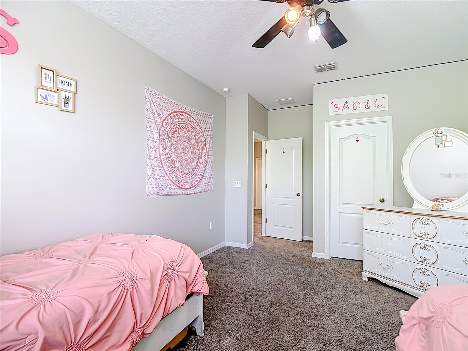 Image 37 of 67 For 344 Magneta Loop