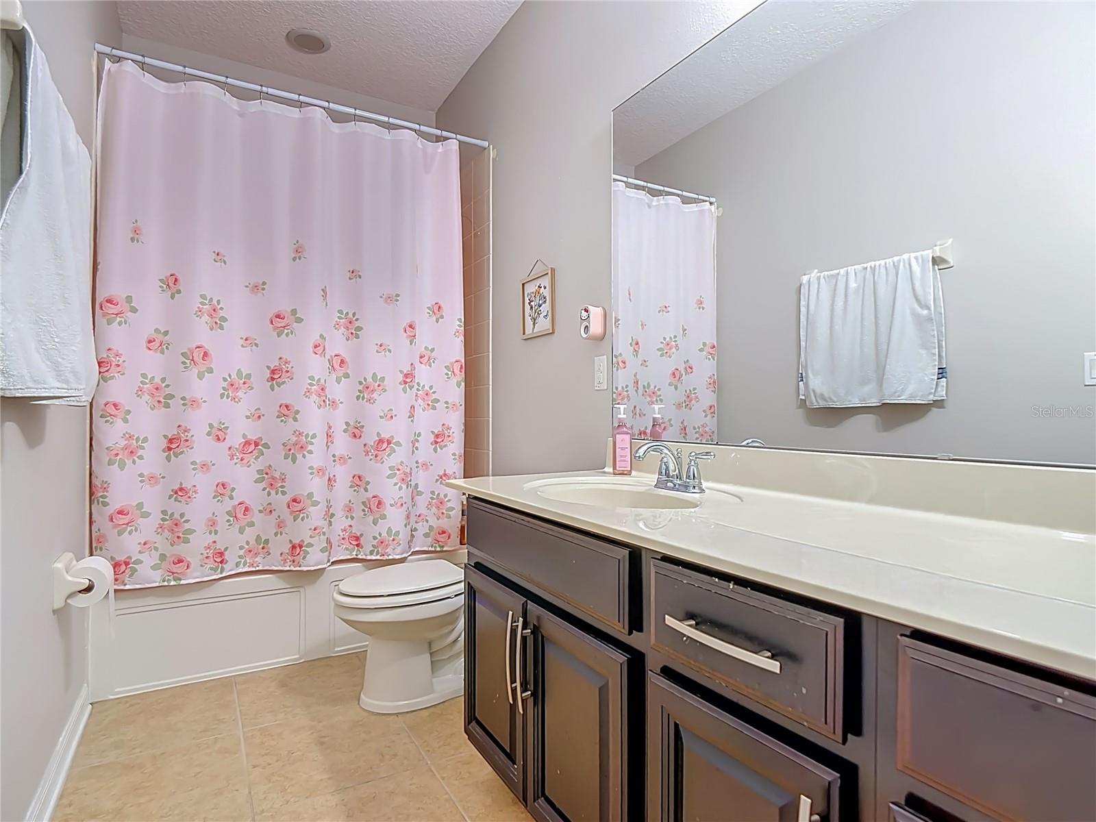 Image 38 of 67 For 344 Magneta Loop