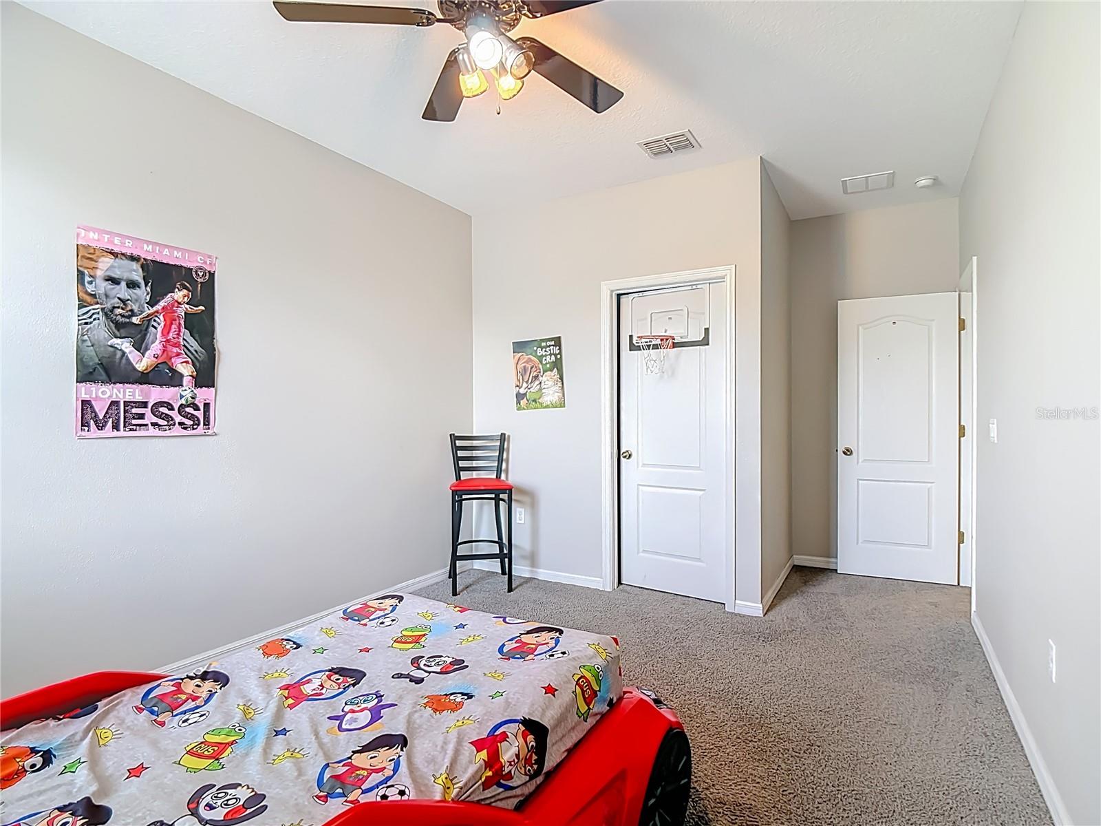 Image 41 of 67 For 344 Magneta Loop