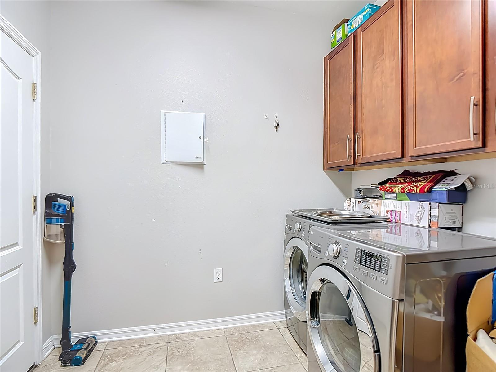 Image 50 of 67 For 344 Magneta Loop