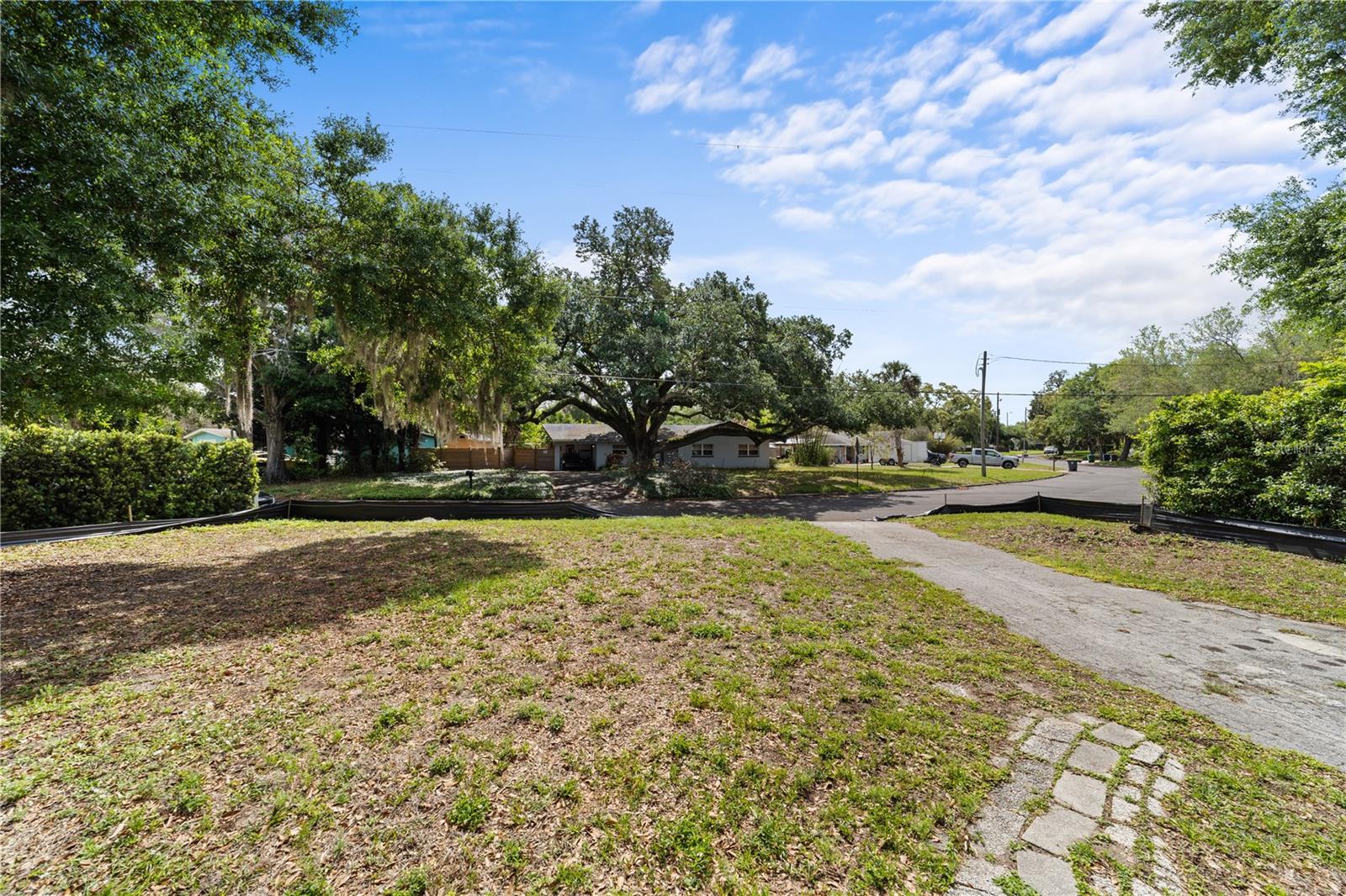 Image 10 of 25 For 1881 Lake Spier Drive